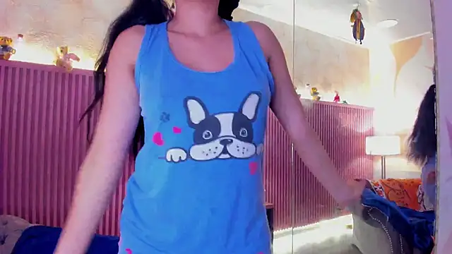 HollyHill  online show from October 1, 2025, 2:01 pm