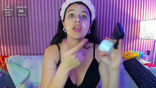 HollyHill  online show from October 10, 2025, 11:31 am