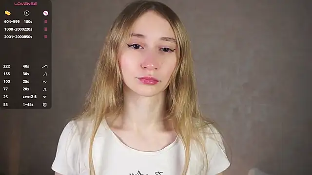 BeatrixHiett online show from September 29, 2025, 3:55 am