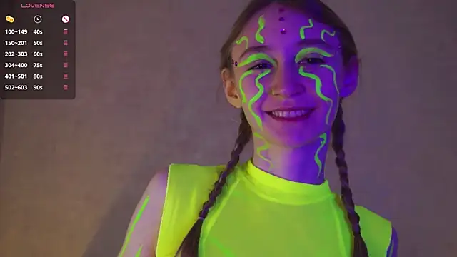 BeatrixHiett online show from October 5, 2025, 4:00 am