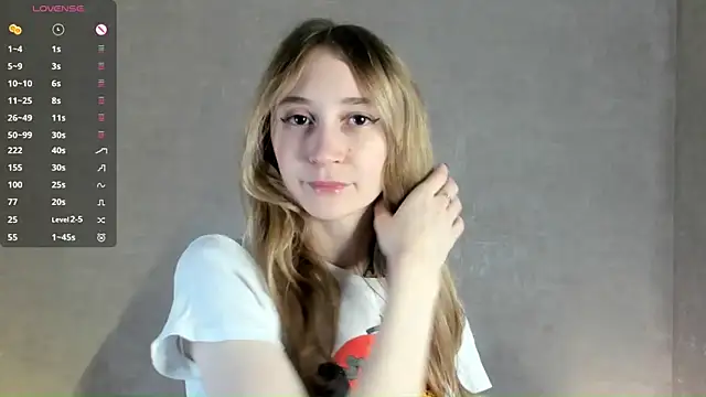 BeatrixHiett online show from October 7, 2025, 3:36 am