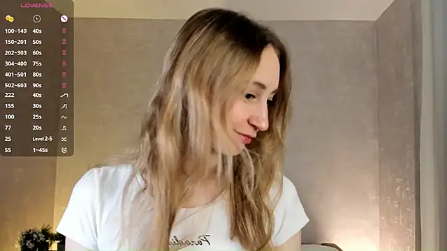 BeatrixHiett online show from October 14, 2025, 3:07 am