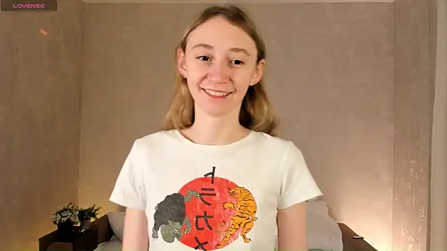 BeatrixHiett online show from October 21, 2025, 3:07 am