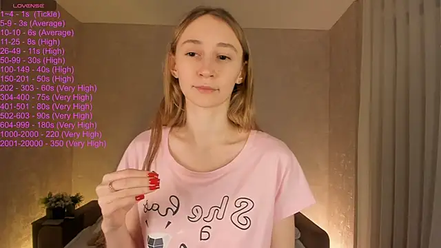 BeatrixHiett online show from October 28, 2025, 5:33 am