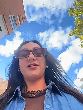 Ninabigtitied online show from October 26, 2025, 10:43 am