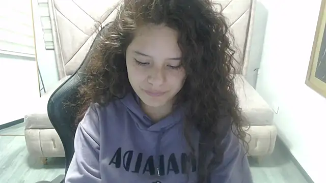 Velvet Moon V online show from February 19, 2026, 7:43 pm