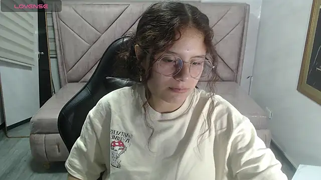 Velvet Moon V online show from February 26, 2026, 7:46 pm