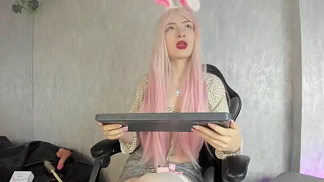 AriMonoban online show from October 15, 2025, 11:54 am