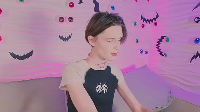 Snapshot of madi_snow chatting on October 29, 2025, 5:20 am madi snow online show from October 29, 2025, 5:20 am