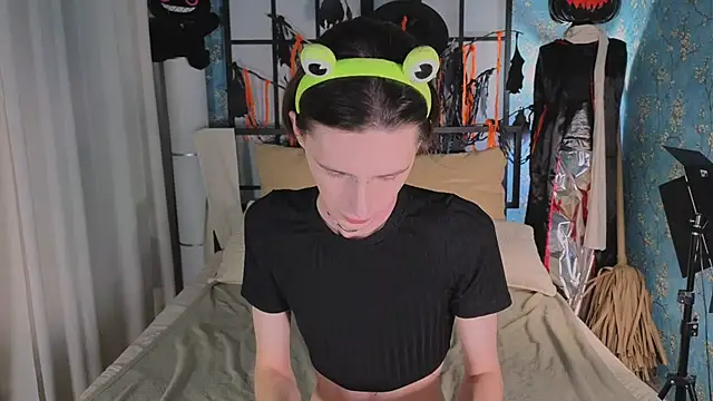 Snapshot of madi_snow chatting on November 2, 2025, 5:21 am madi snow online show from November 2, 2025, 5:21 am