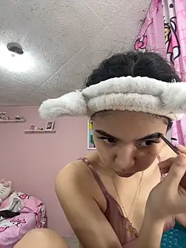  Alix 7 online show from November 8, 2025, 9:24 pm