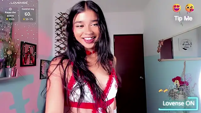 Elsa Pataky online show from September 29, 2025, 2:22 pm