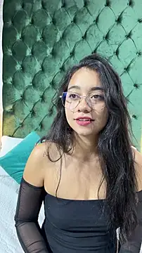 Lily June online show from May 18, 2026, 6:14 pm