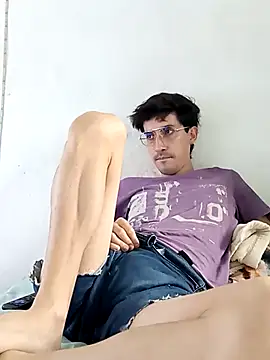 Dilanstrawberry online show from March 3, 2026, 9:31 pm