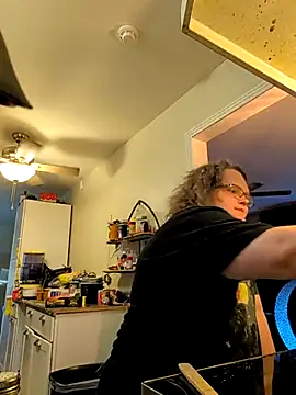 Snapshot of TheMistyPrice chatting on October 22, 2025, 10:09 pm TheMistyPrice online show from October 22, 2025, 10:09 pm