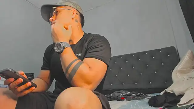 Snapshot of evan_hardy chatting on October 20, 2025, 3:07 am evan hardy online show from October 20, 2025, 3:07 am