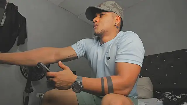 Snapshot of evan_hardy chatting on October 31, 2025, 2:56 am evan hardy online show from October 31, 2025, 2:56 am