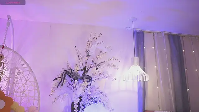 JadeSummerr online show from October 7, 2025, 11:40 am