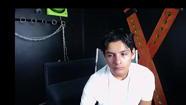 Snapshot of Luca_vega chatting on November 11, 2025, 12:38 pm Luca vega online show from November 11, 2025, 12:38 pm