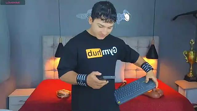 Snapshot of Horny_nick18 chatting on October 7, 2025, 1:08 pm Horny nick18 online show from October 7, 2025, 1:08 pm