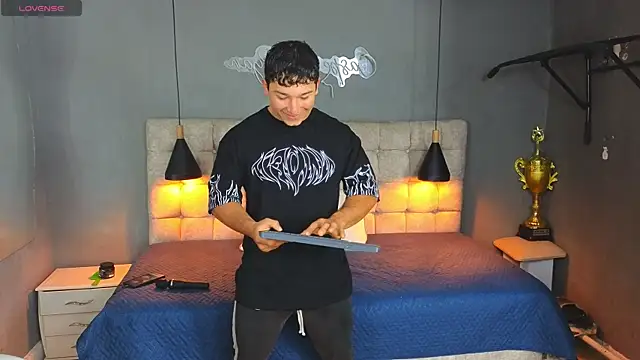 Snapshot of Horny_nick18 chatting on October 8, 2025, 11:30 am Horny nick18 online show from October 8, 2025, 11:30 am