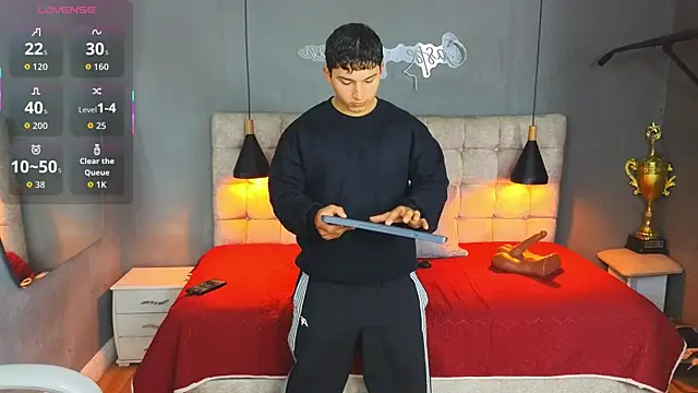 Snapshot of Horny_nick18 chatting on October 9, 2025, 10:35 am Horny nick18 online show from October 9, 2025, 10:35 am