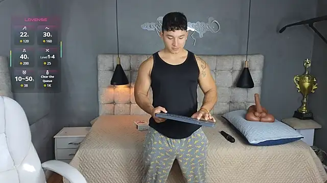 Snapshot of Horny_nick18 chatting on October 27, 2025, 1:48 pm Horny nick18 online show from October 27, 2025, 1:48 pm