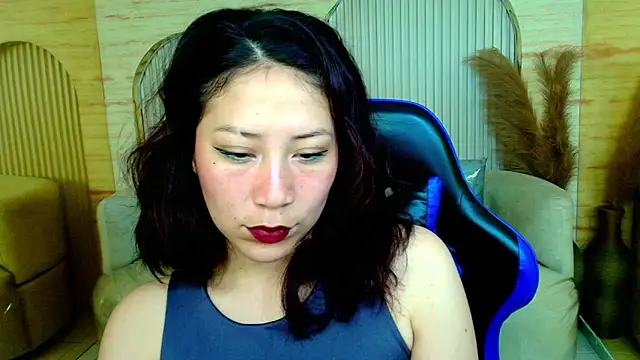 valentina r  online show from February 12, 2026, 3:12 am