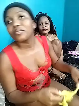 SweetHoney21  online show from October 22, 2025, 9:25 pm