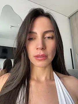 karinasantos  online show from July 18, 2026, 4:00 pm