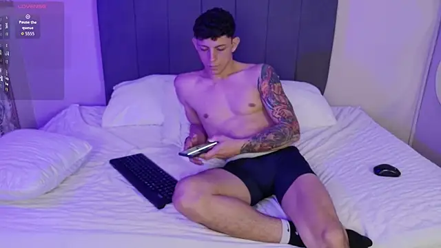 Ludoziel  online show from April 24, 2026, 2:25 am