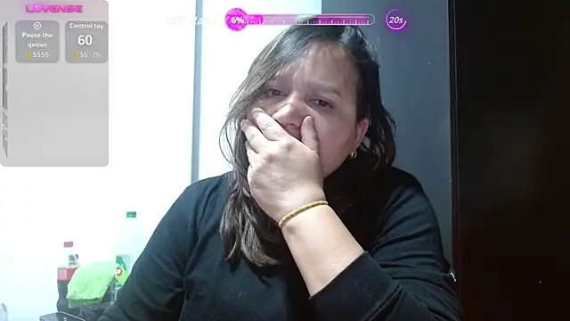 Snapshot of haashkyo chatting on October 11, 2025, 5:39 am haashkyo online show from October 11, 2025, 5:39 am