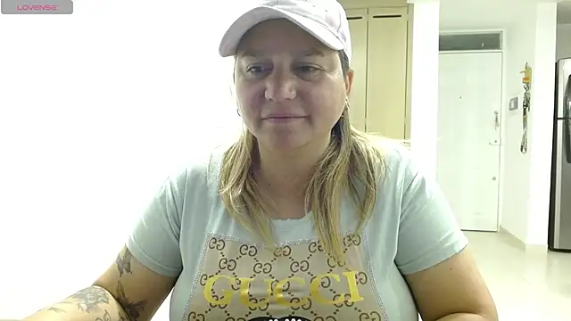 Snapshot of haashkyo chatting on June 14, 2026, 5:31 am haashkyo online show from June 14, 2026, 5:31 am