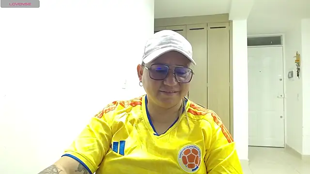 Snapshot of haashkyo chatting on June 18, 2026, 5:19 am haashkyo online show from June 18, 2026, 5:19 am