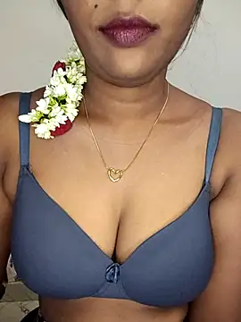 Tamil kavinila online show from November 30, 2025, 4:05 am