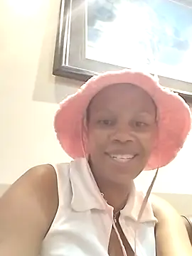 HoneyDripz 94 online show from October 18, 2025, 10:10 pm