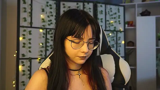 BereniceBattersby online show from September 28, 2025, 8:36 pm