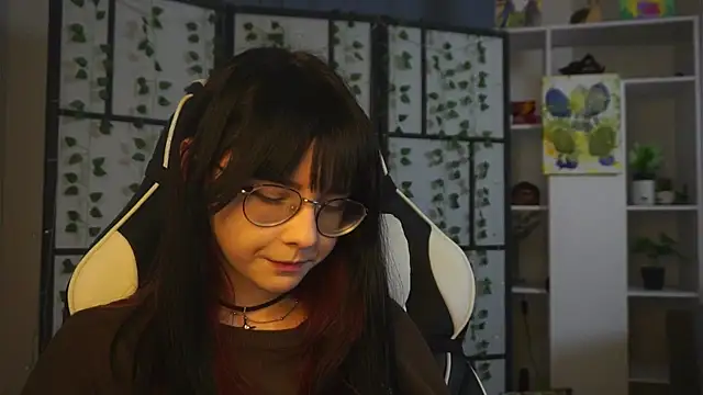 BereniceBattersby online show from October 3, 2025, 8:17 pm