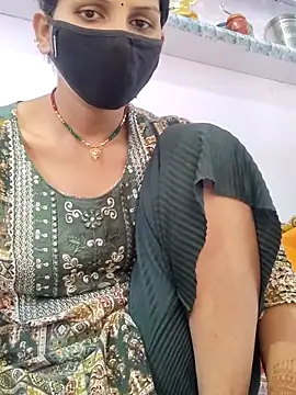 poojam93 online show from November 5, 2025, 7:08 am