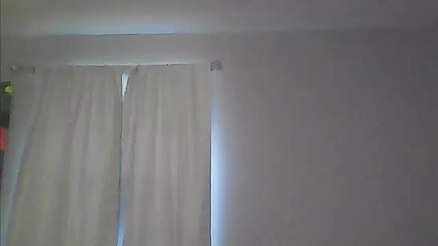 sarahkat86 online show from May 5, 2026, 11:13 pm