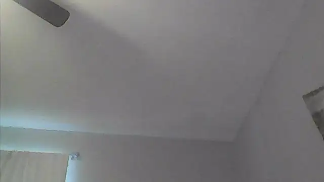 sarahkat86 online show from May 16, 2026, 11:03 pm