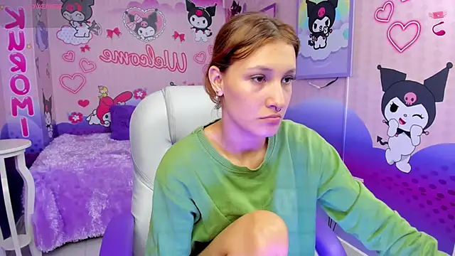 Snapshot of michell__petit_ chatting on September 24, 2025, 12:08 pm michell petit online show from September 24, 2025, 12:08 pm