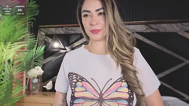 CristalHeart  online show from October 7, 2025, 12:02 pm