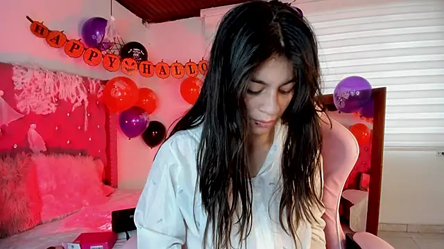 Jade rey  online show from October 14, 2025, 5:25 pm