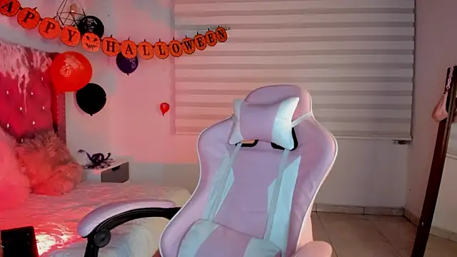 Jade rey  online show from October 30, 2025, 2:46 am