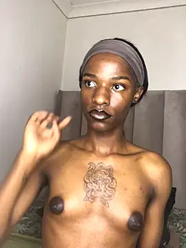 Trans fairy online show from October 12, 2025, 9:19 am