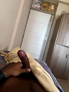 Snapshot of Lustking2406 chatting on October 4, 2025, 3:04 am Lustking2406 online show from October 4, 2025, 3:04 am