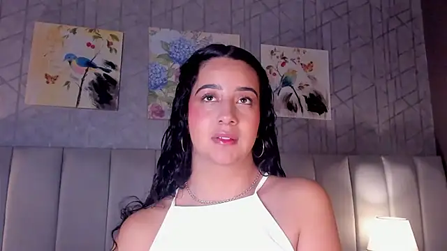 BellaSwwan online show from October 2, 2025, 1:18 pm