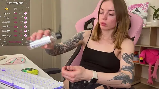 Melissaluvvv online show from April 4, 2026, 3:42 pm