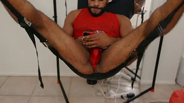 Piercedmuscle80 online show from April 28, 2026, 10:37 pm